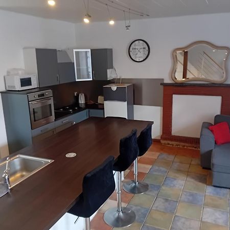 Maison De Bourg Dingé 外观 照片